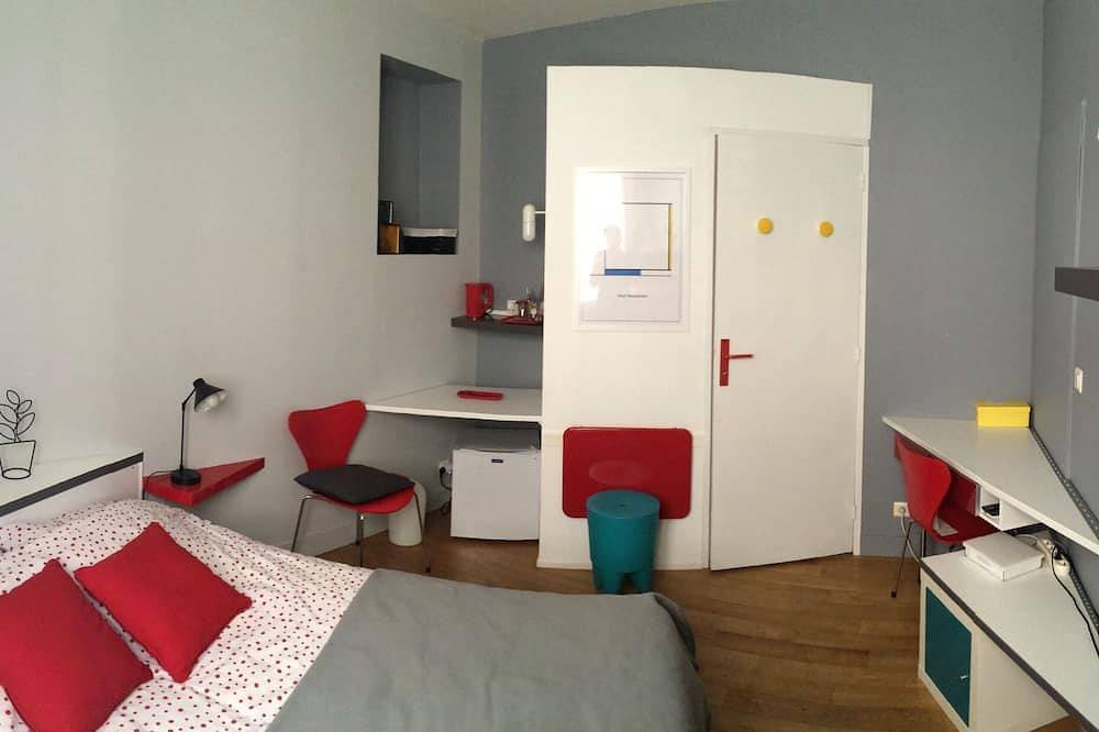 Bordeaux centre chambre d'hôtes indépendante -pas un appartement- in Bordeaux, Région de Bordeaux