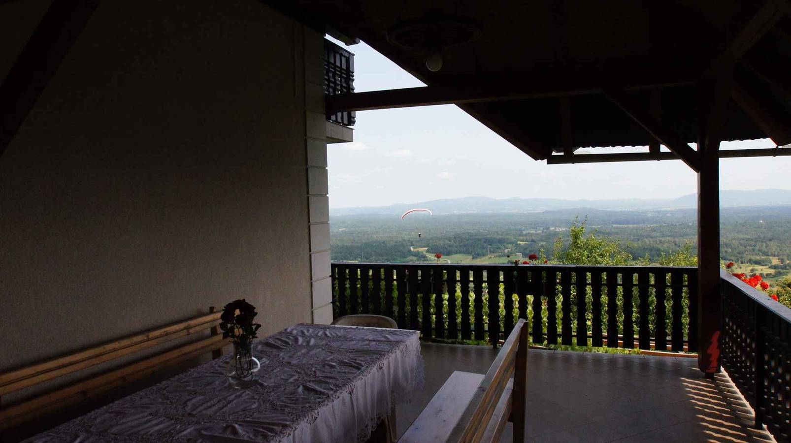 Ferienhaus mit Blakon und Garten in Slowenien