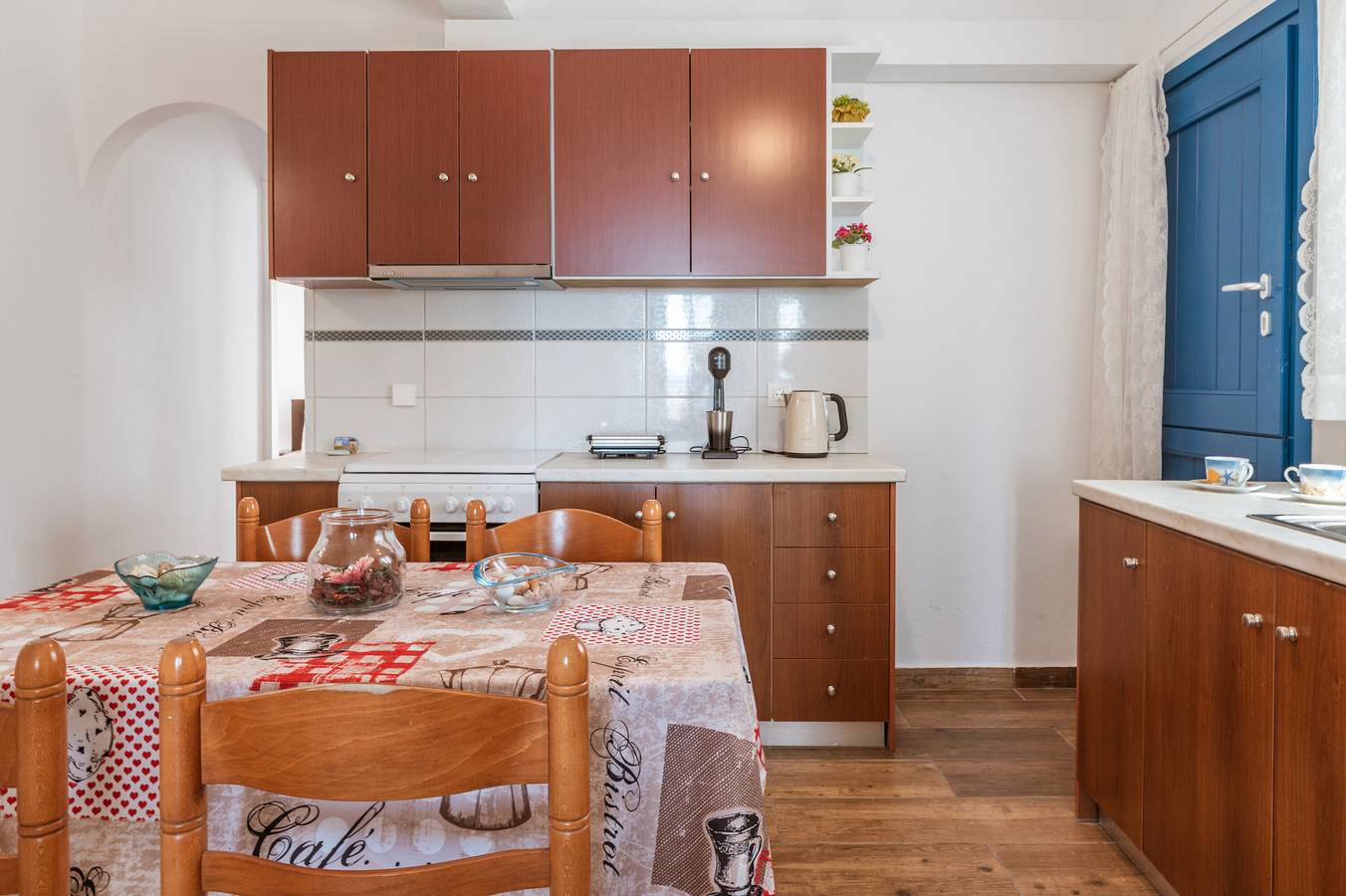 Ferienhaus 'Ammos Tinos' mit Meerblick, Gemeinschaftsterrasse und Wi-Fi in Ormos Isternion, Tínos