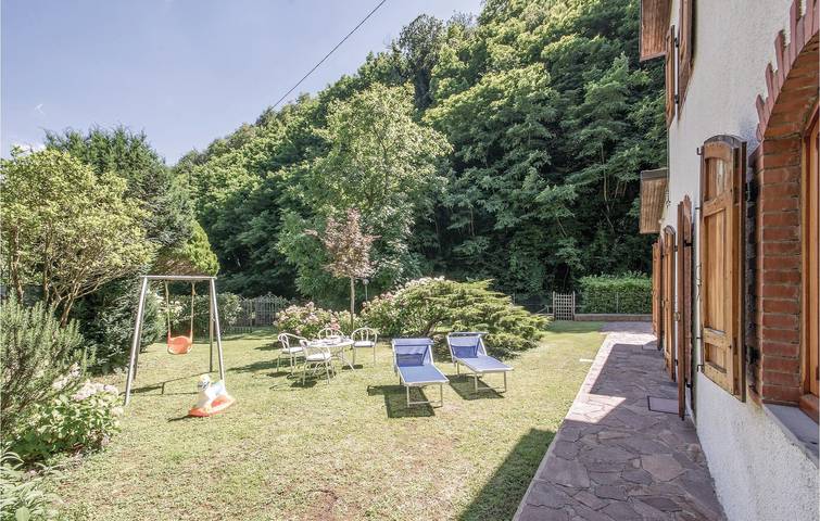 Accogliente appartamento sul fiume con WiFi e parcheggio in Pistoia, Provincia di Pistoia
