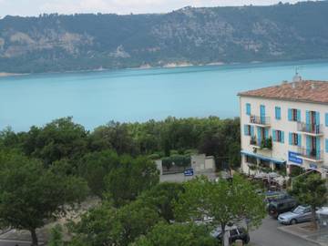 Hôtel pour 2 personnes, avec terrasse et vue à Les Salles-sur-Verdon
