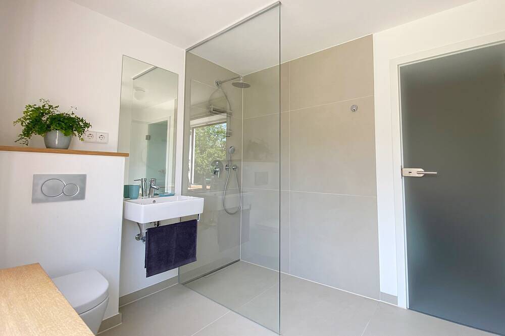 Ganze Wohnung, Stilvolles Apartment mit Bergblick-Hütte und Garten in Wolfratshausen in Wolfratshausen, Tölzer Land