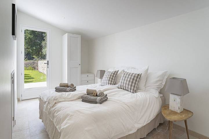Villa pour 8 personnes, avec Terrasse ainsi que Jardin et Piscine à Opio - 2