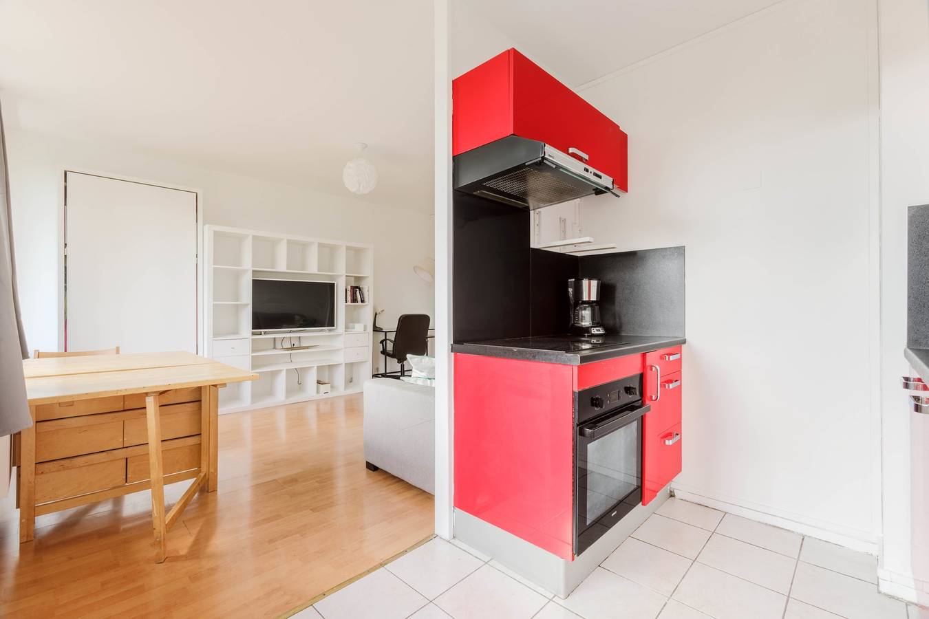 Entire studio, Studio with balcony near Paris in Bagnolet, Seine-Saint-Denis