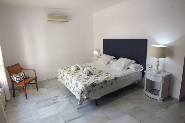 Appartement entier, Confort, emplacement de choix, Wifi & climatisation. in Playa Carabeíllo, Nerja