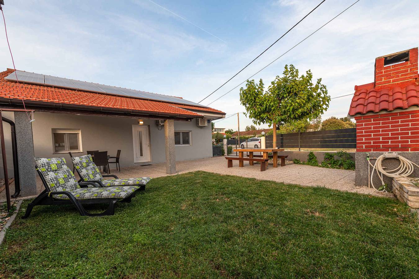 Ferienhaus in ruhiger Lage, geeignet für Familien mit Kindern in Sukosan, Zadar