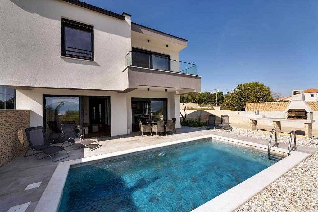 Cijeli apartman, Holiday house Rosemary with pool and panoramic seaview in Risika, Krk
