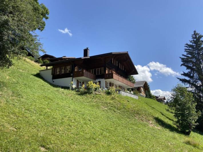 Chalet pour 8 personnes, avec balcon à Saanen - 2
