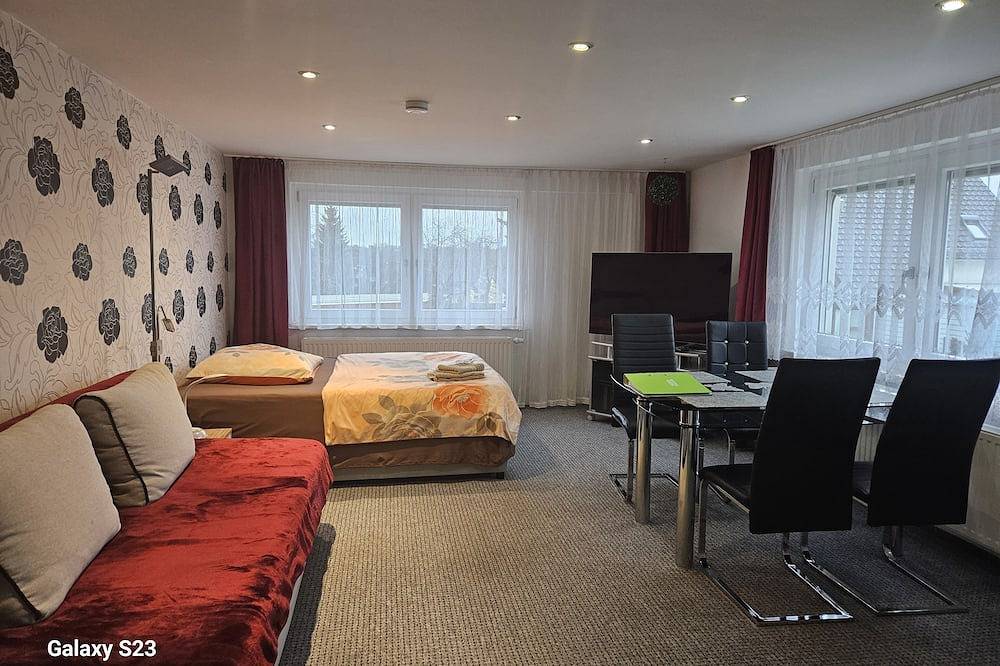 Ganze Wohnung, 2 - Zimmer - Wohnung.  für 3-4  Personen in ruhiger Lage am  Rande Berlins. in Treptow - Köpenick, Berlin