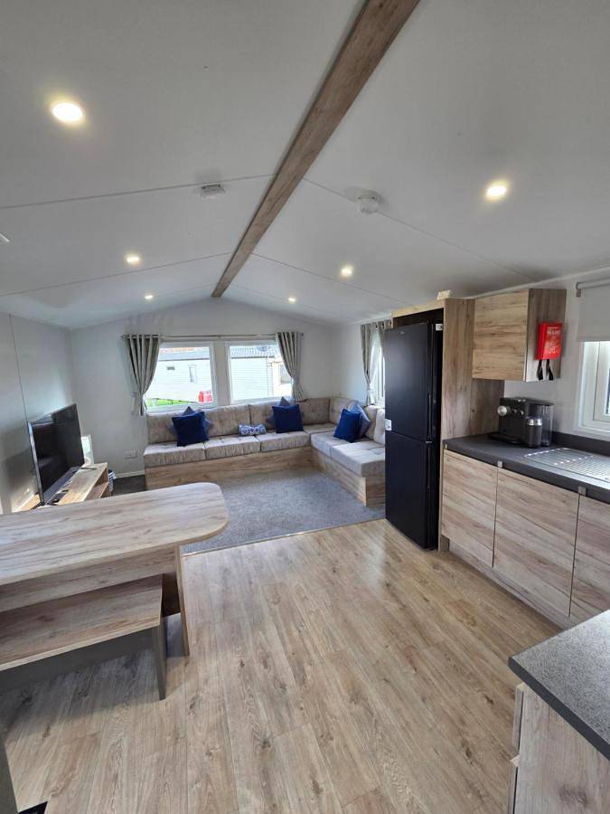 Glamping for 8 people, with pool and garden as well as view in Blackpool