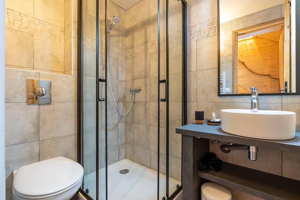 Ganze Wohnung, Lachat-Apartment-Luxus-Ensuite mit Bad-Bergblick in Les Clefs, Annecy und Umgebung