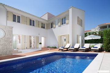 Ferienhaus für 4 Personen, mit Meerblick in Novigrad