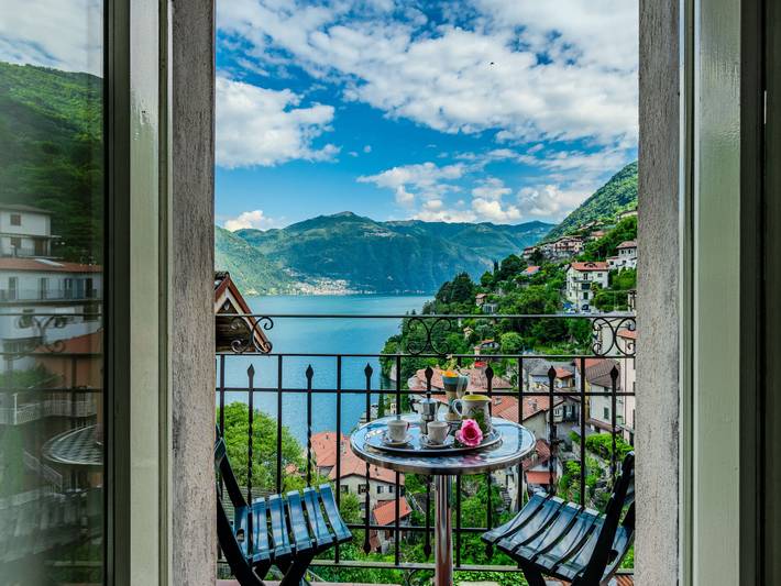 Gîte pour 3 personnes, avec Balcon et Vue sur le lac dans Nesso