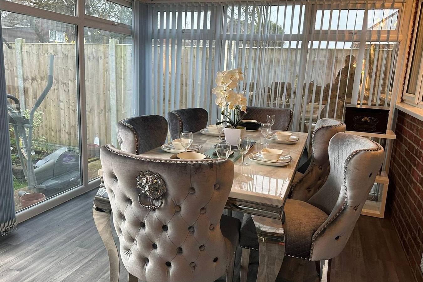4 Bed House - Sleeps 8 - Pets - Parking - Wifi in Clacton-on-Sea, Essex