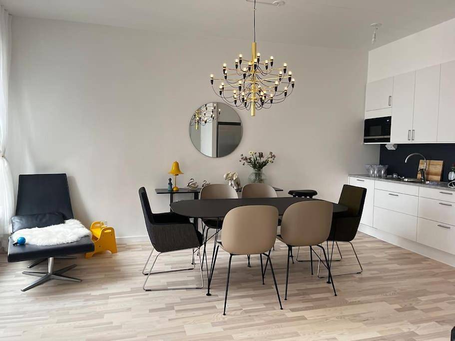 Geheel appartement, One-Bedroom Premium Apartment with Ocean View in Väster, Malmö