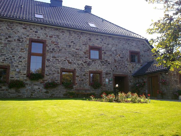 Gîte pour 28 personnes, avec Terrasse ainsi que Jardin et Sauna dans Ardennes (Belgique)