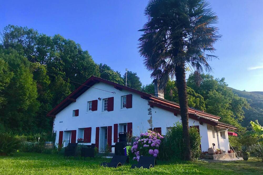 Ganze Wohnung, Nature gite (2 suites) near Espellette and Cambo les bains Pets welcome in Itxassou, Bayonne und Umgebung