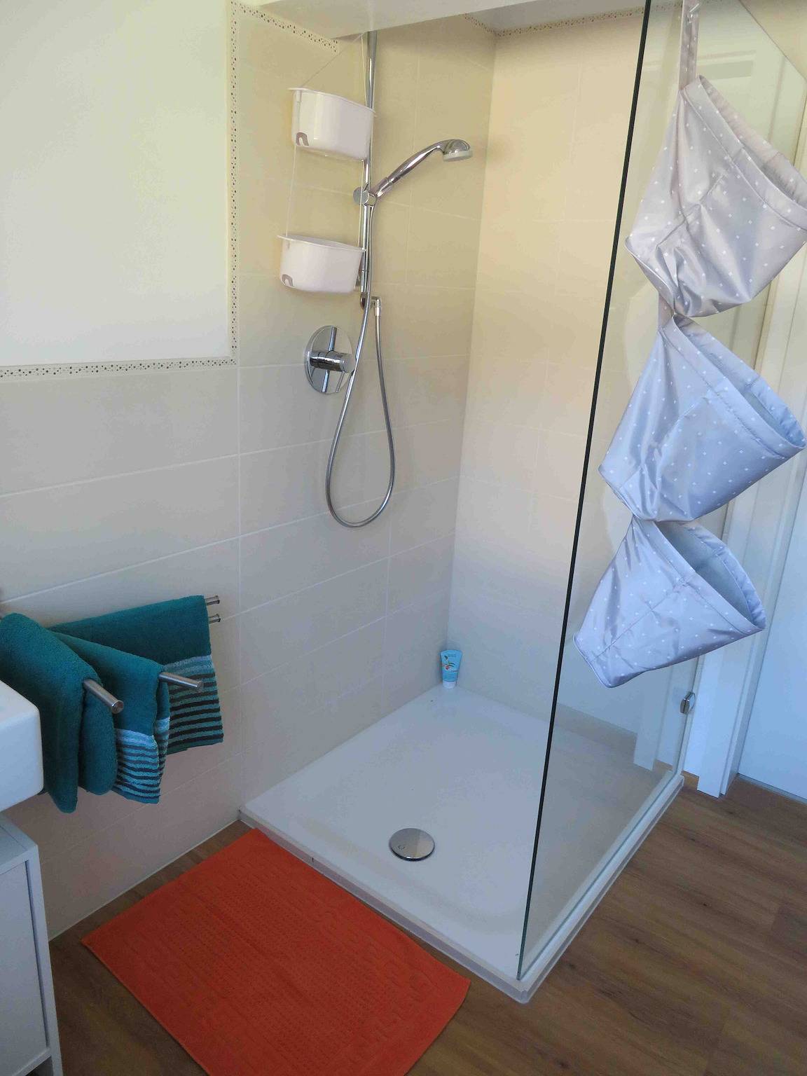 Ganze Wohnung, Ferienwohnung 'Loft Straussi' mit Gemeinschaftsgarten und Wi-Fi in Tuttlingen, Naturpark Obere Donau