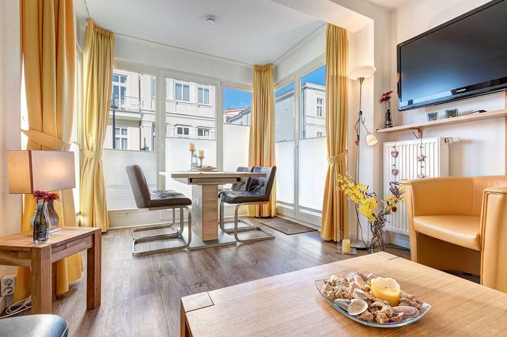 Ganze Wohnung, Haus Meerblick, Whg. 15: 70 m² Meerblick-Ferienwohnung in Ahlbeck für 4 Gäste in Drei Kaiserbäder, Heringsdorf