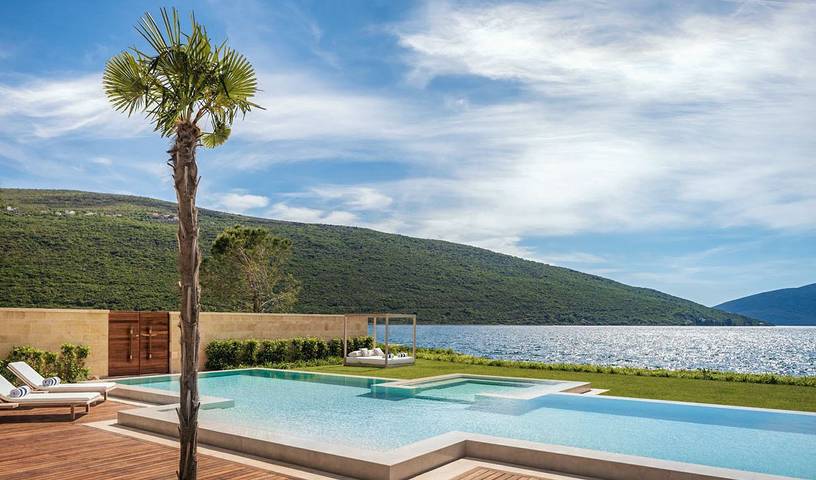 Villa für 6 Personen, mit Whirlpool und Terrasse sowie Garten und Pool in Montenegro