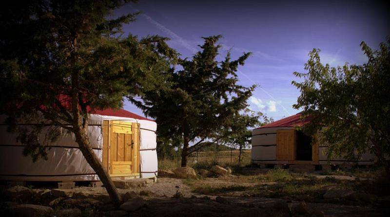 Casa de huéspuedes para 2 personas, con piscina además de jardín y vistas en Navarra