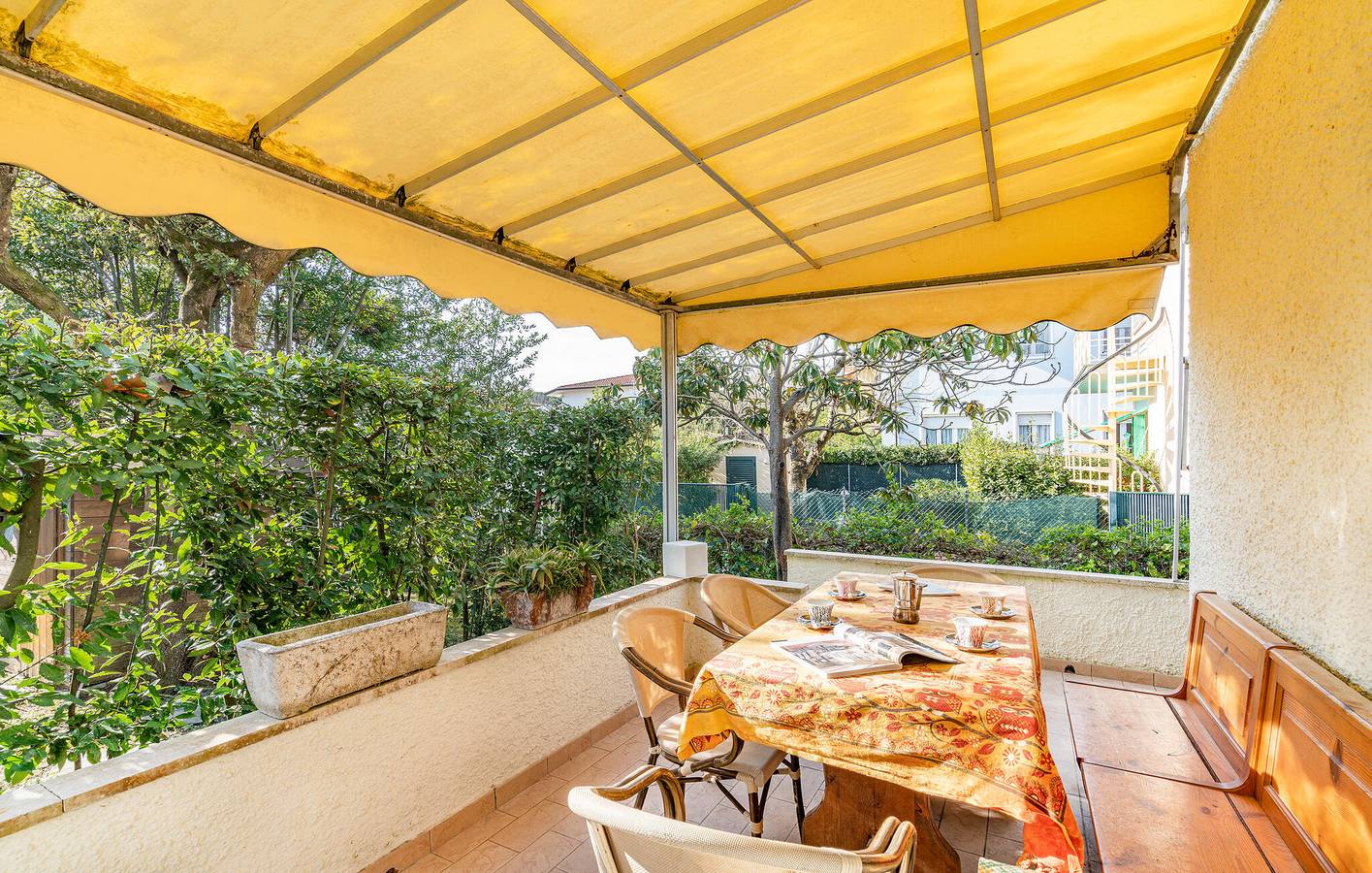 Encantador apartamento de 1 dormitorio con jardín, a 400 m de la playa de Bagno Firenze in Marina di Pietrasanta, Pietrasanta