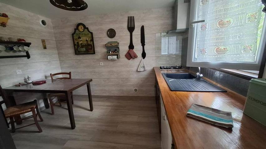Gîte pour 3 personnes, avec terrasse à Caillac