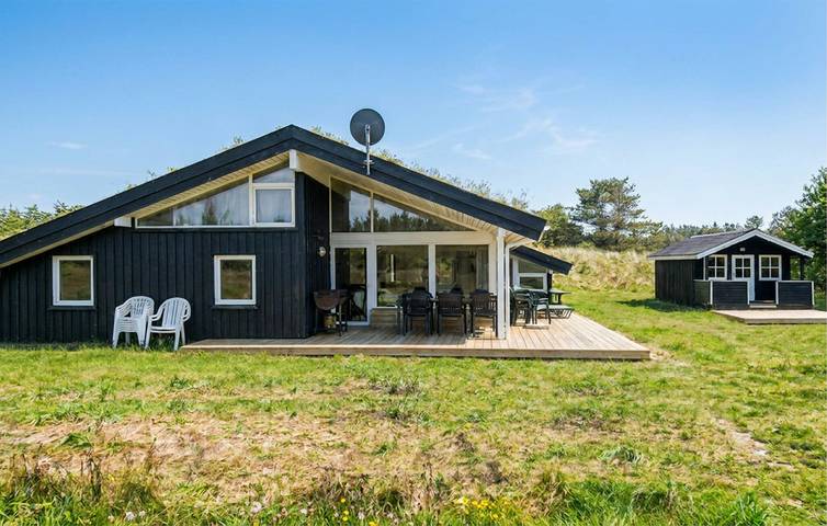 Ferienhaus für 14 Personen, mit Terrasse und Sauna sowie Whirlpool in Blokhus