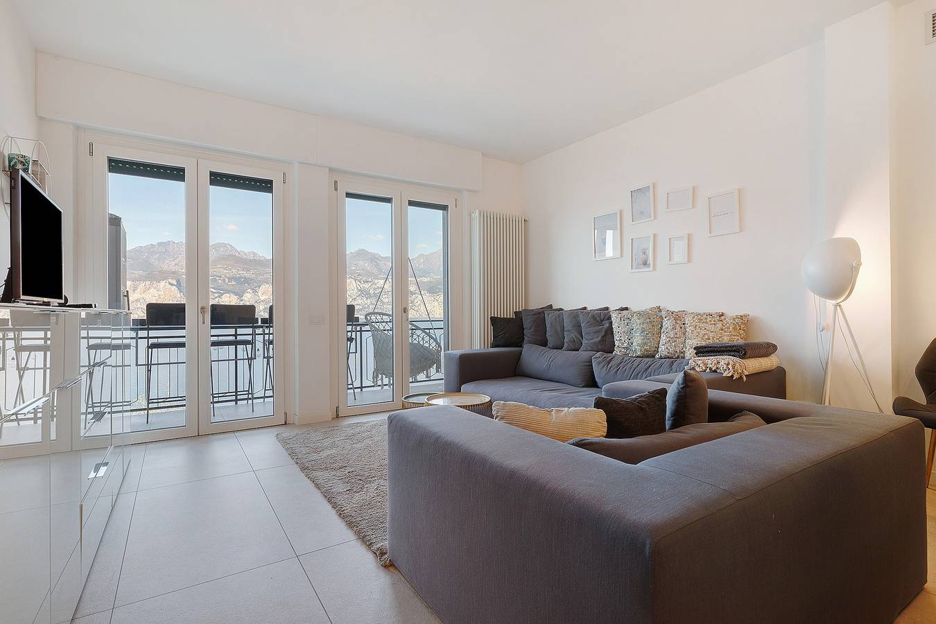 Ganze Wohnung, Apartment „Lake View Casa di Sandra“ mit Seeblick, Wlan und Klimaanlage in Malcesine, Gardasee-Berge