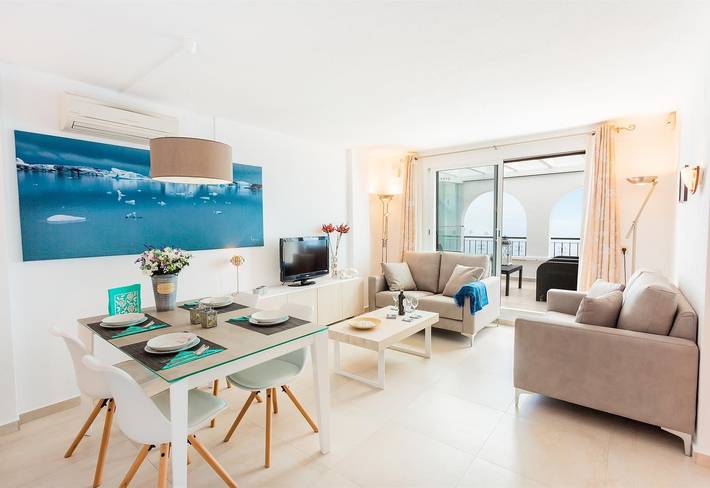 Apartamento entero, Apartamento "Barking Fish" con vistas a la montaña y al mar, piscina, terraza,  A/C y Wi-Fi in Benitachell, Costa Blanca
