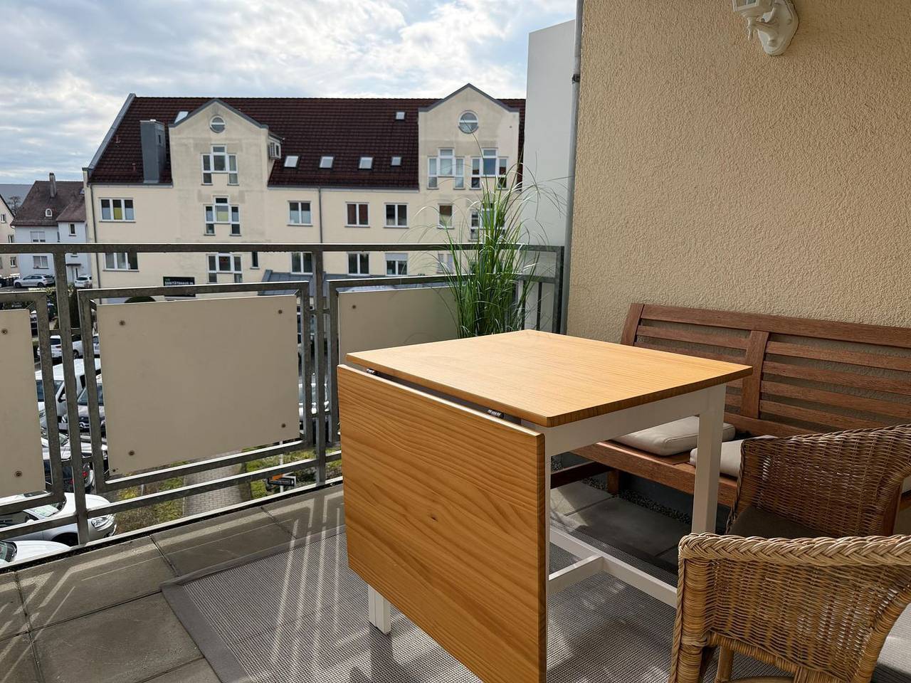 Ganze Wohnung, Modernes Apartment in Friedrichshafen mit Balkon, Aufzug und Parkplatz in Friedrichshafen, Region Bodensee-Oberschwaben