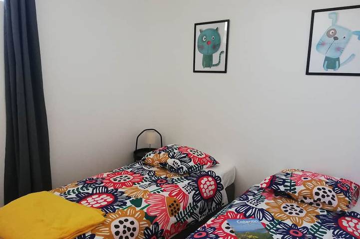 Appartement entier, Appt. rez-de-chaussée avec véranda au bord du havre de Portbail in Port-Bail-sur-Mer, Côte de la Déroute