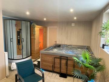 Gîte pour 9 personnes, avec sauna ainsi que vue et jardin à Veynes