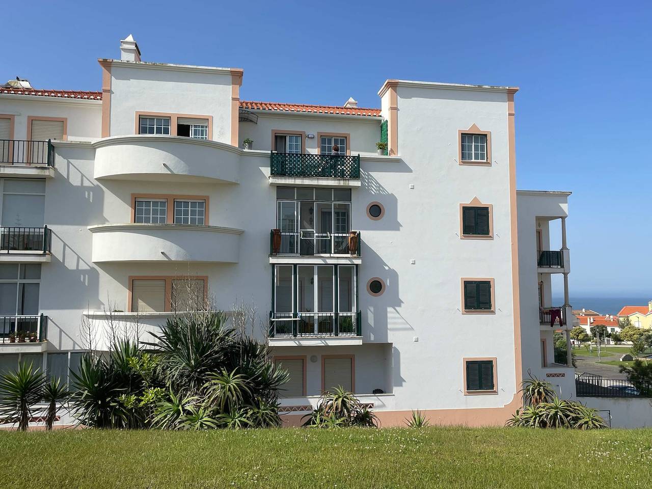 Apartamento inteiro, Casa Manu - Beach Apartment in Praia da Areia Branca, Lourinhã