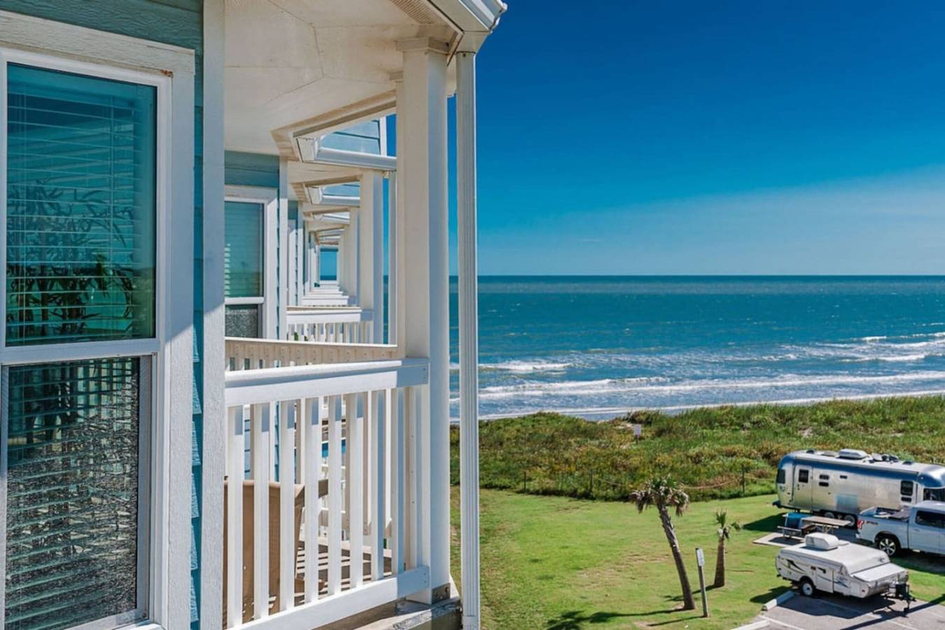 Entire apartment, Heated Pools, Hot Tubs & Easy Beach Access in Galveston Island, Galveston