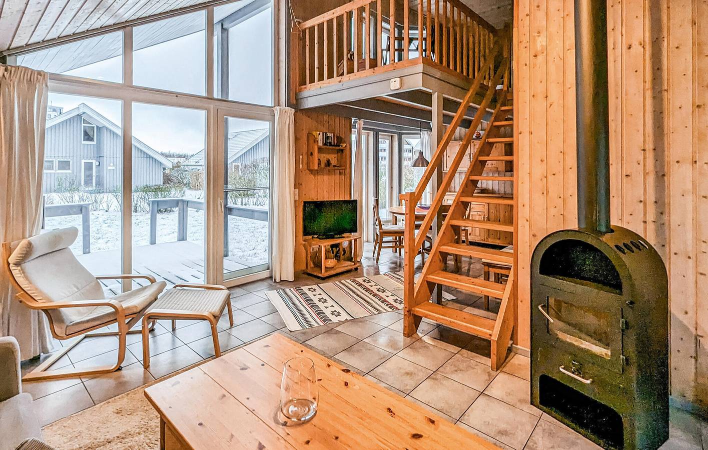 Entire holiday apartment, Modern Beach Apartment with Parking & WiFi, 2.5km from Beach in Rechlin, Müritz