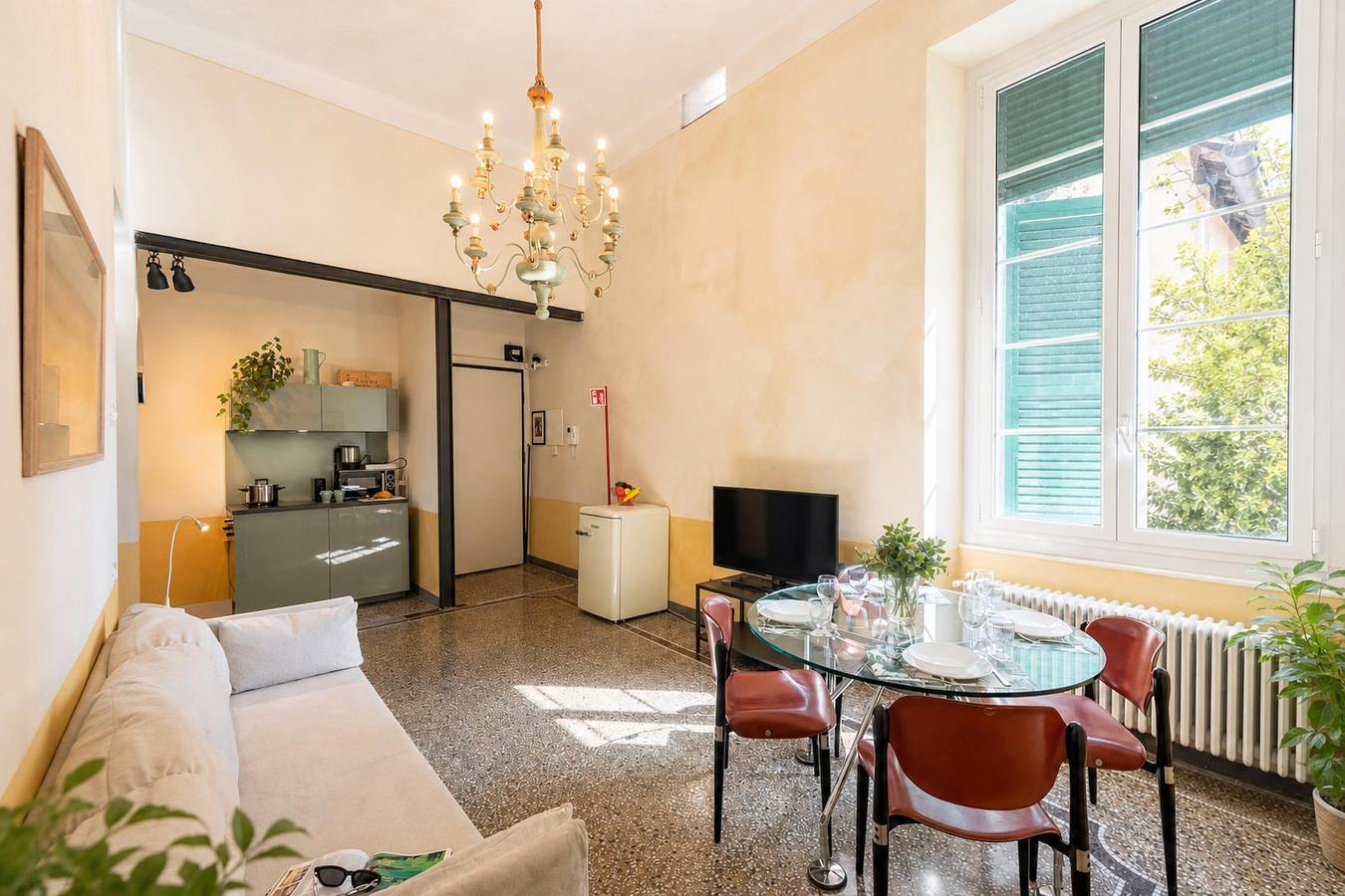 Ganze Wohnung, Gemütliches Strandapartment mit WiFi und kinderfreundlichen Annehmlichkeiten in Genua (Stadt), Genua
