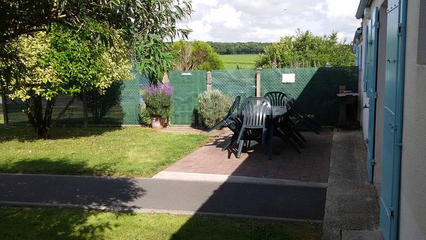 Gîte pour 6 personnes, avec terrasse et jardin à Arces - 3