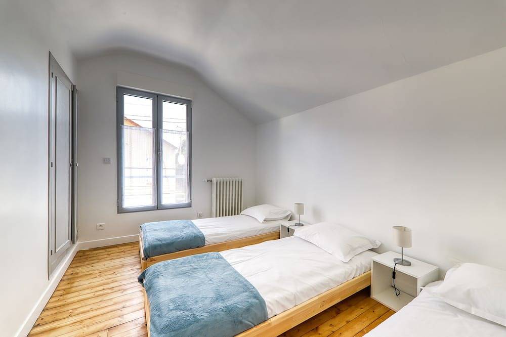 Maison Jules- 10 Personnes- 12 min Disneyland- 30 min Paris - Terrasse et Jardin in Esbly, Seine-et-Marne