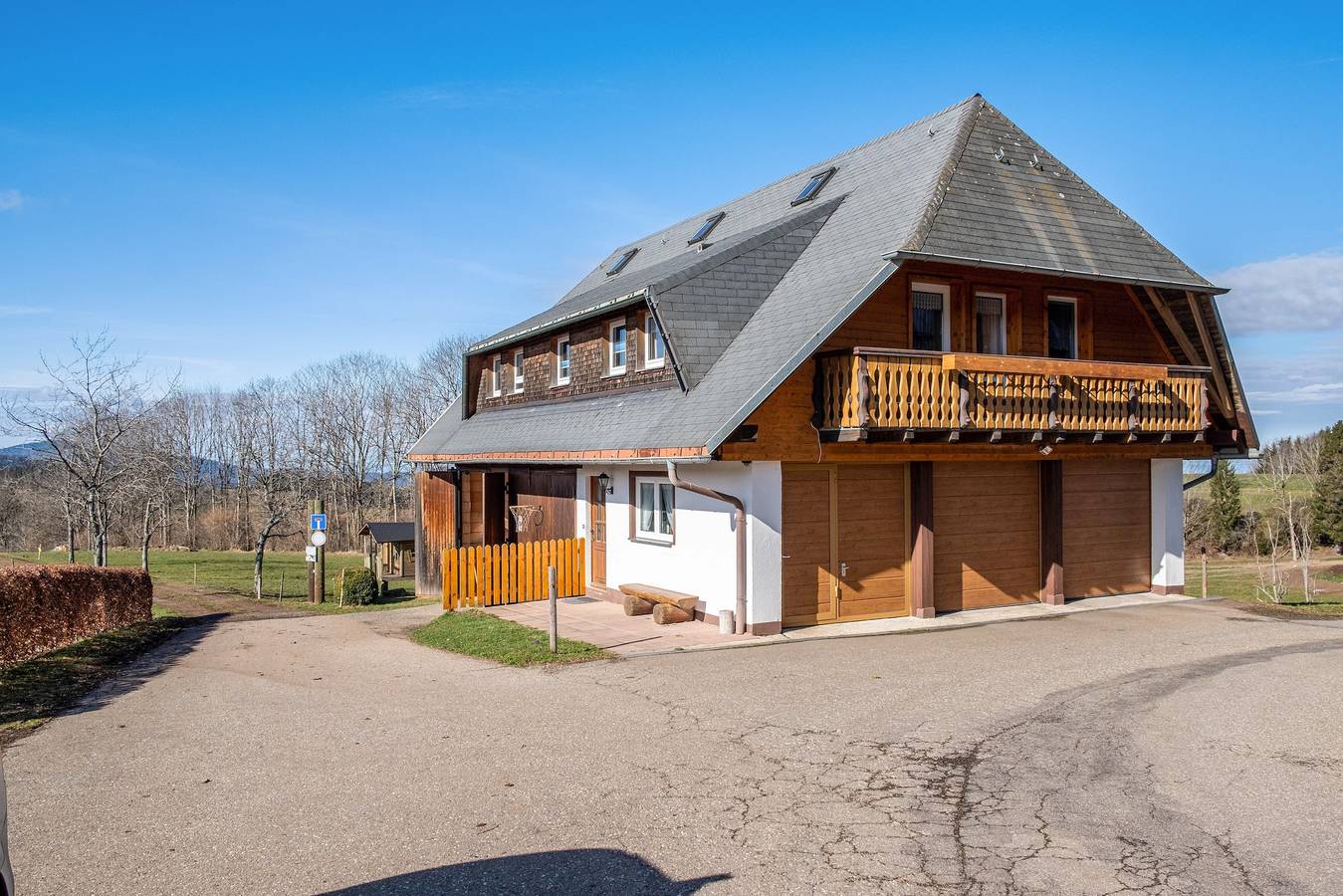 Ganze Wohnung, Ferienwohnung '1- West' mit privatem Garten, Balkon und Wi-Fi in St. Märgen, Südschwarzwald