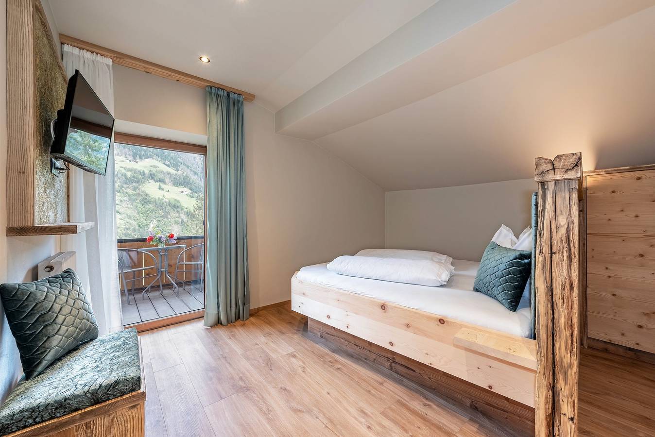 Appartamento intero, Appartamento 'Hortensie Pension Sankt Ursula' con vista sulle montagne, terrazza in comune e Wi-Fi in Sant'Orsola, San Leonardo in Passiria