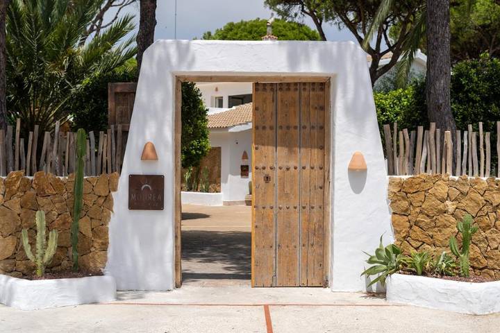 Chalet para 23 personas, con jardín además de terraza y piscina en La Barrosa