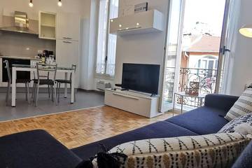 Gîte pour 4 personnes, avec vue et balcon dans Gare de Monaco Monte Carlo