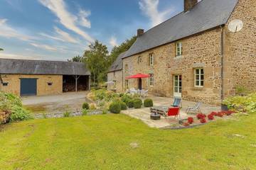 Gîte pour 6 personnes, avec jardin à Saint-Ouen-la-Rouërie