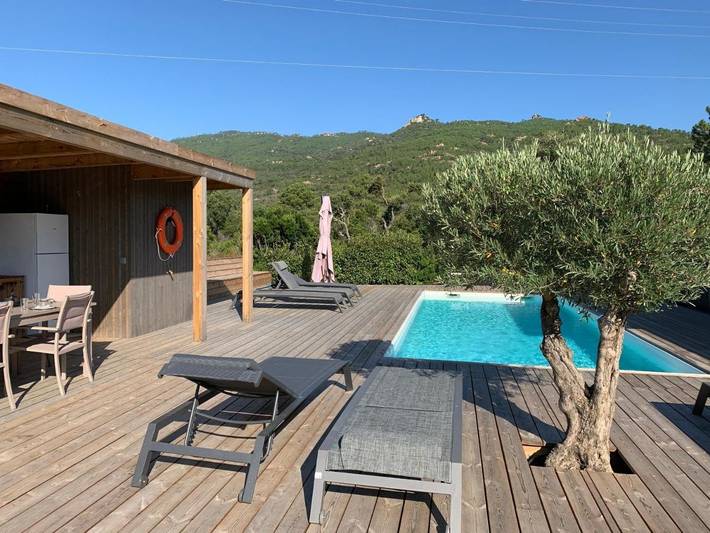 Location de vacances pour 8 personnes, avec Terrasse ainsi que Jardin et Piscine à San-Gavino-di-Carbini - 3