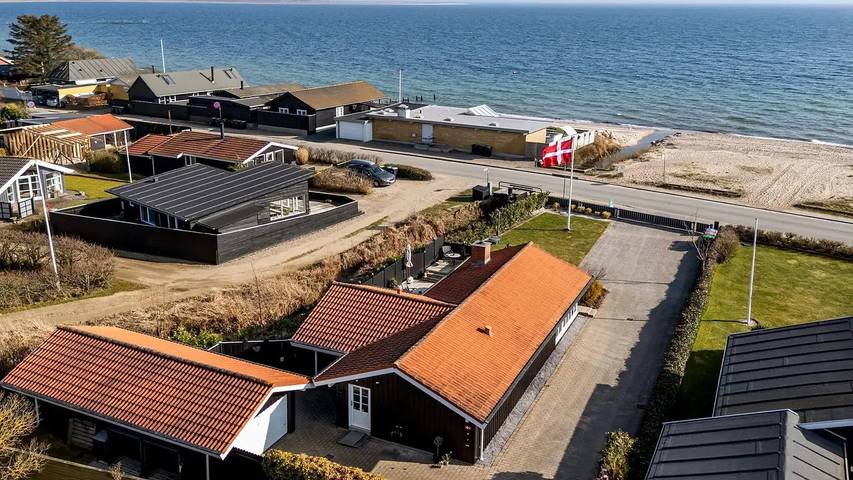 Ferienhaus mit Meerblick für 7 Personen, mit Whirlpool und Garten in Kelstrup Strand