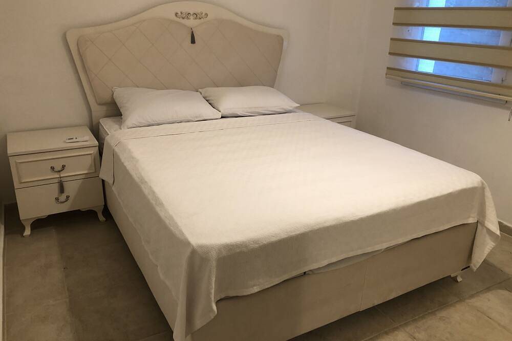 Beautiful Detached Villa with Sea View in Gümüşlük, Bodrum in Bodrum, Türkische Ägäis