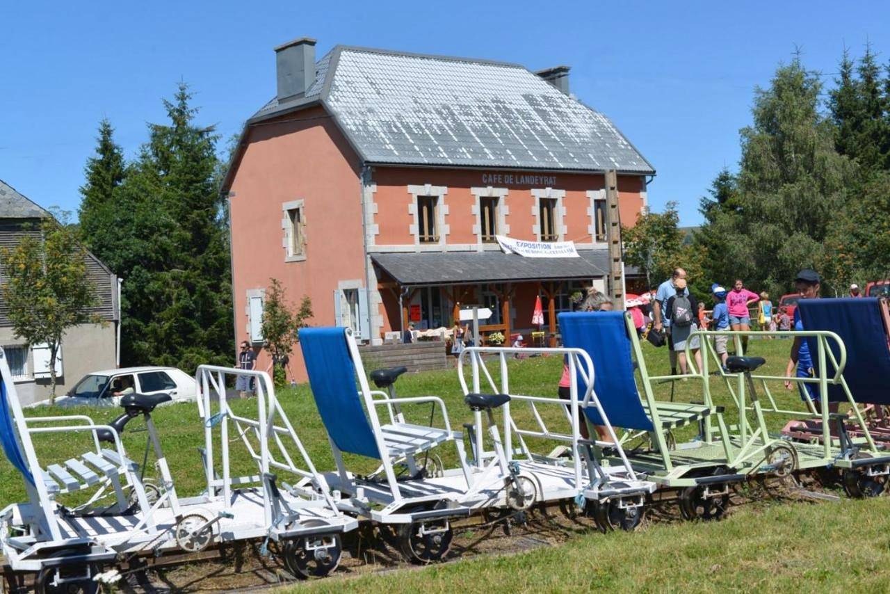 Four-Bedroom House in Marcenat, Parc naturel régional des Volcans d'Auvergne