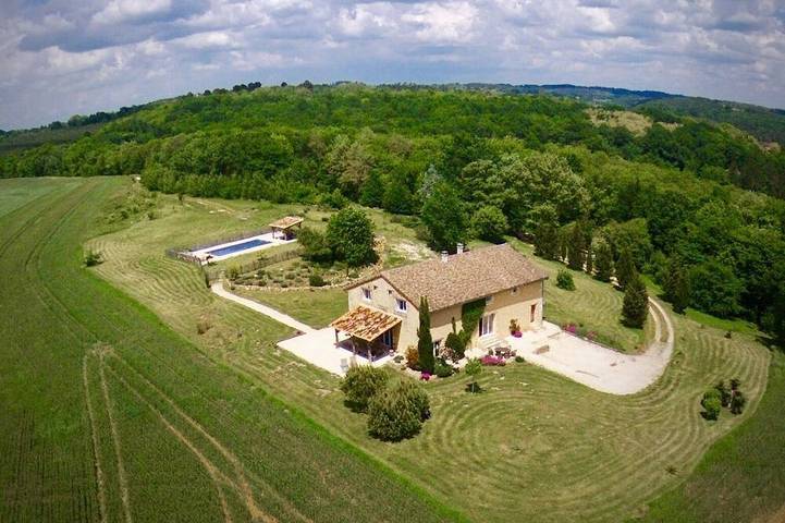 Location de vacances pour 16 personnes, avec Terrasse et Jardin à Douville