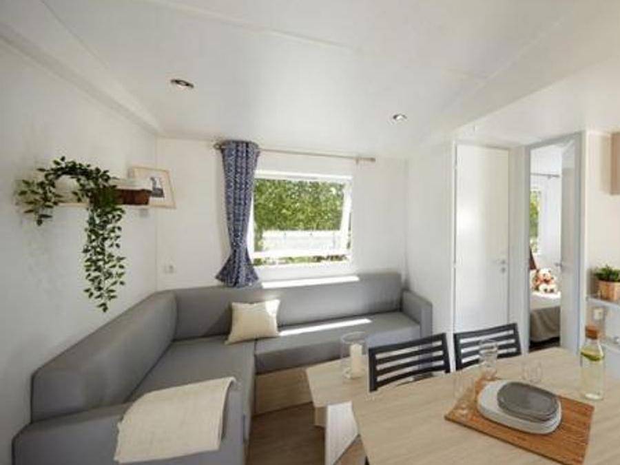 Camping La Plage de Treguer   - Mobilhome 6 personnes - 2 Chambres in Plonévez-Porzay, Région de Châteaulin